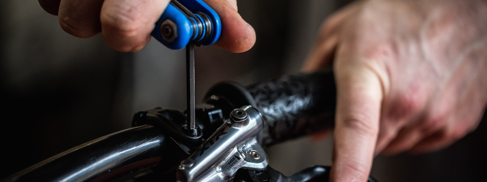 How to maintain your mountain bike brakes