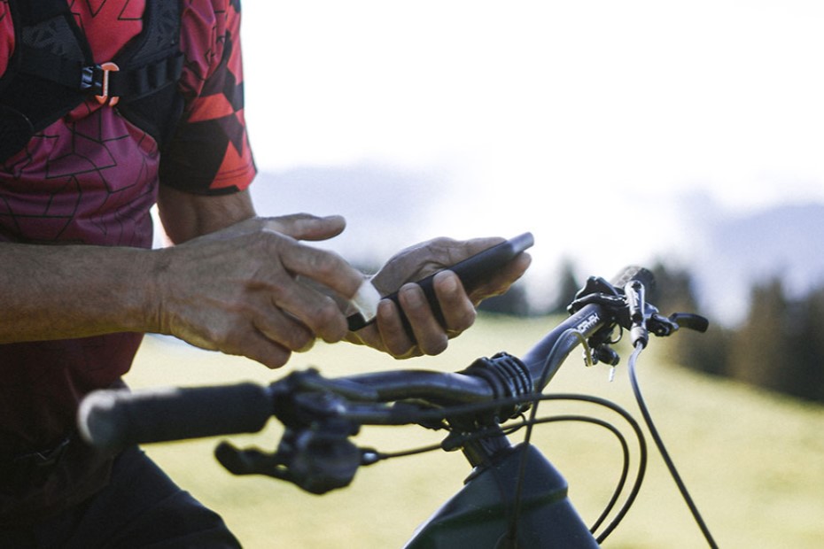 Motorisierte Bikes im Vergleich zu E-Moutainbikes