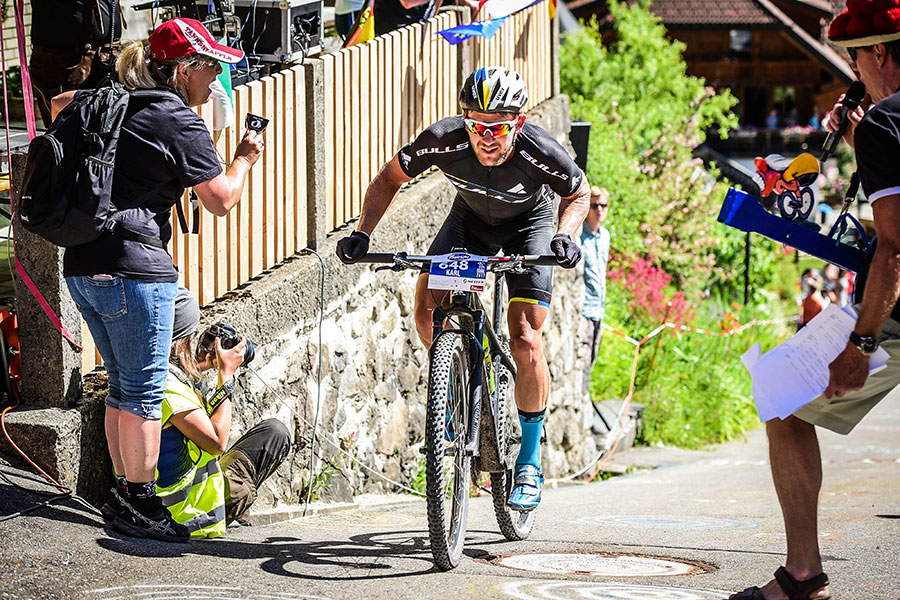 Team-Bulls-Fahrer Karl Platt auf dem Mountainbike