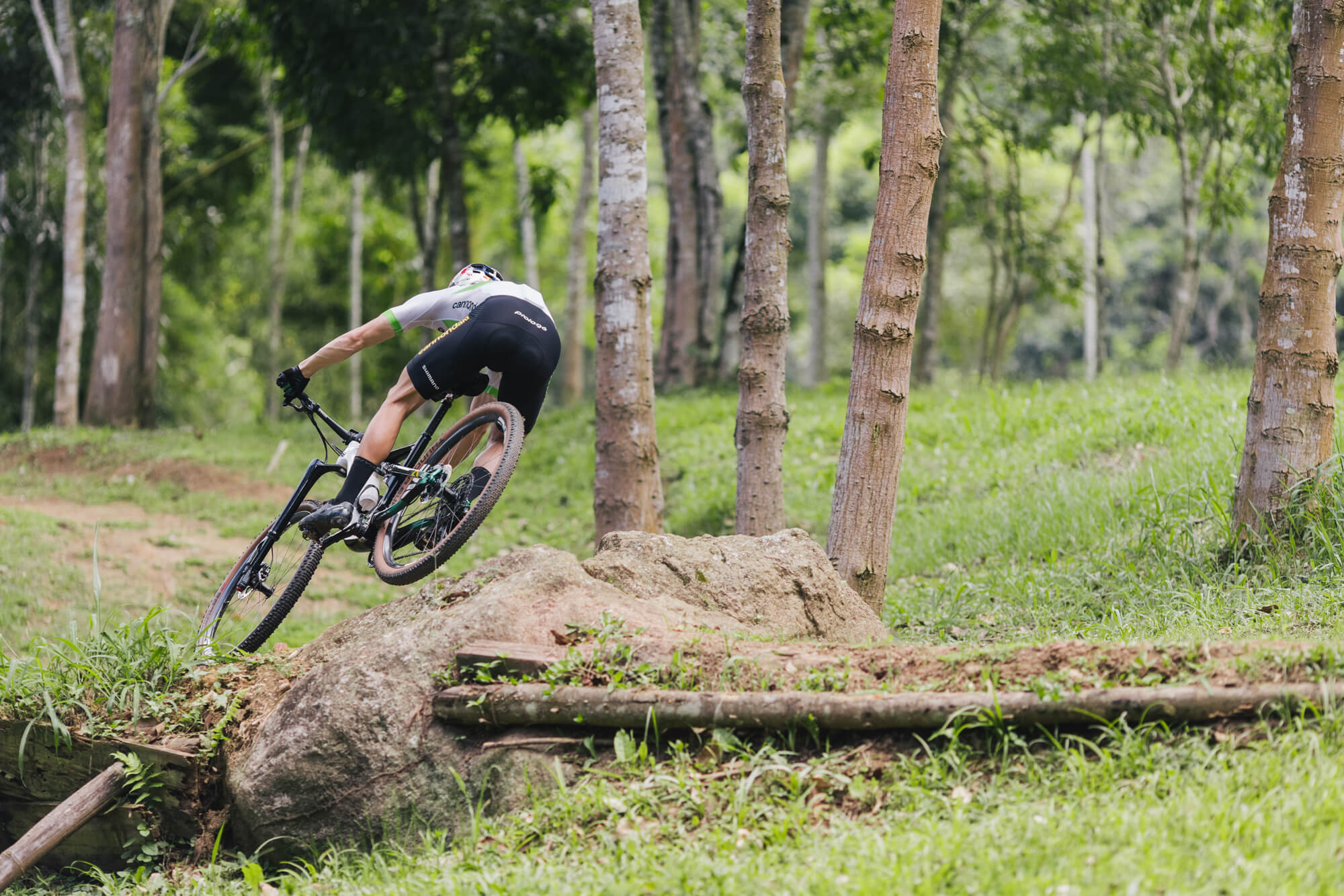 Henrique Avancini Pro mountain biker