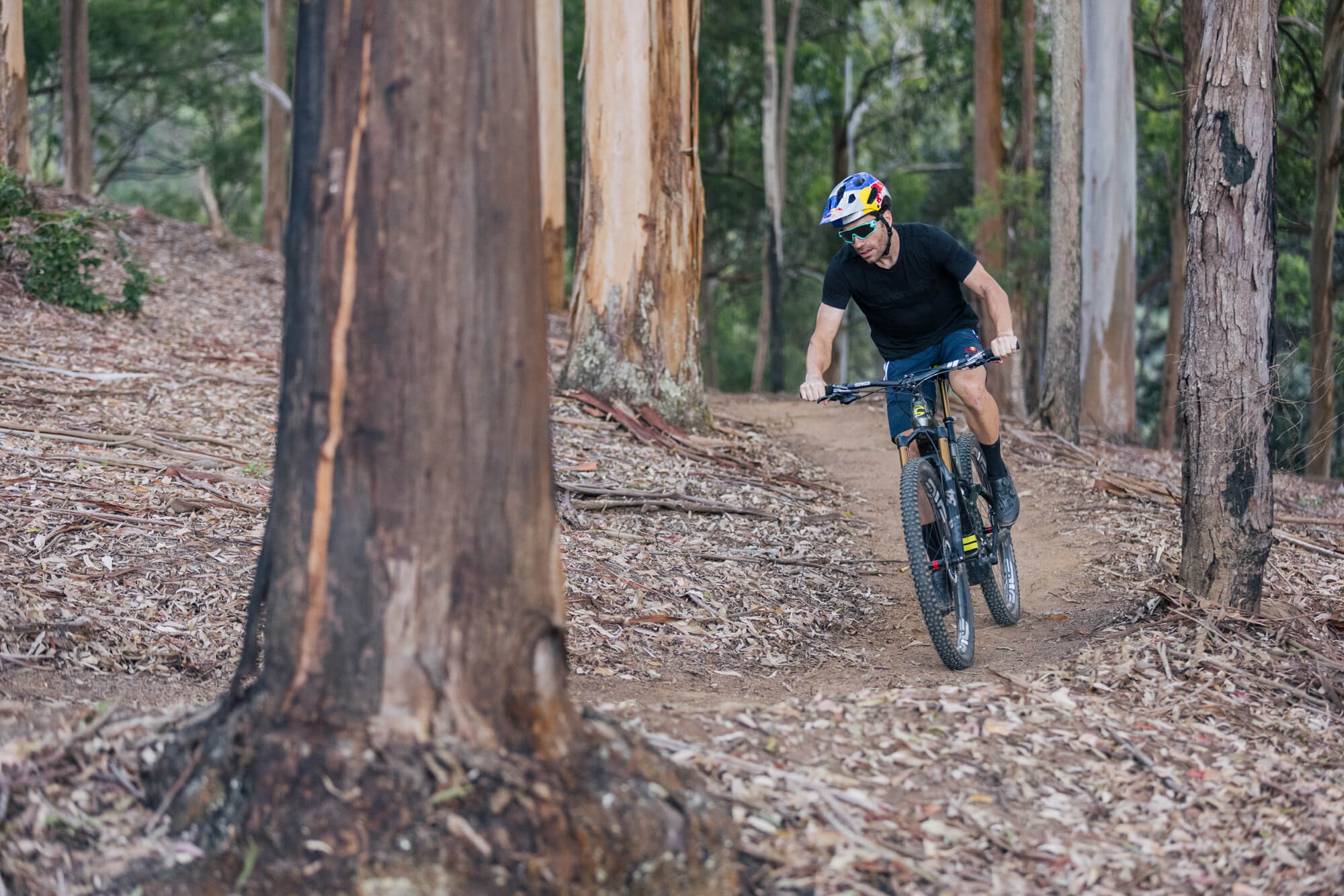 Henrique Avancini riding his Shimano EP8 equipped E-MTB