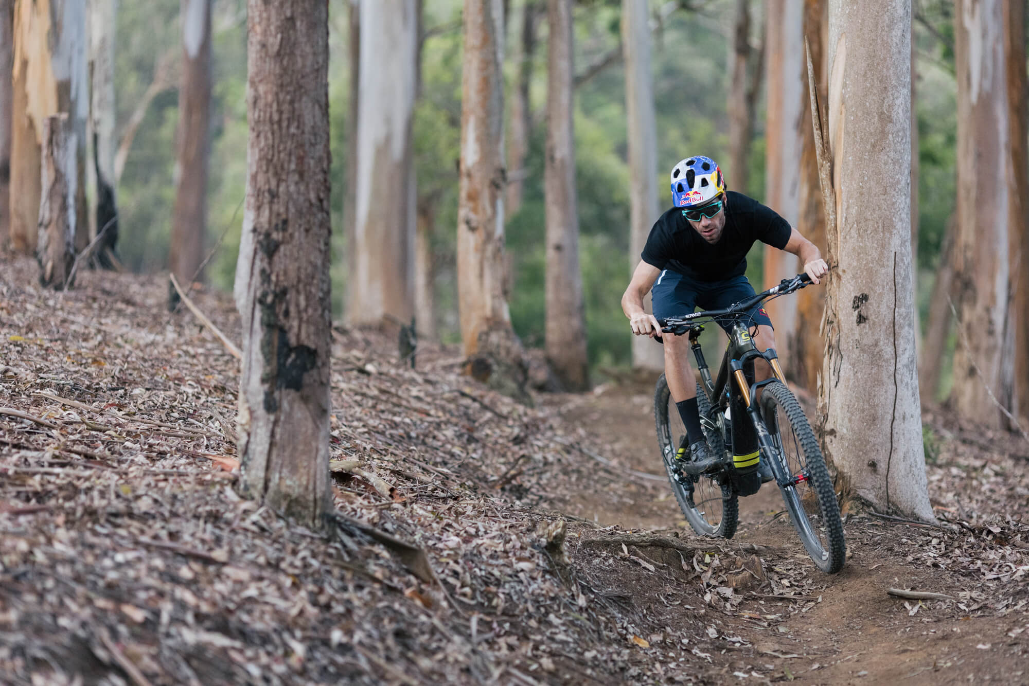 Henrique Avancini riding his Shimano EMTB 